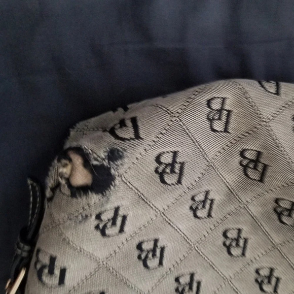 Vintage Dooney and Bourke Hobo Bag - Picture 4 of 12